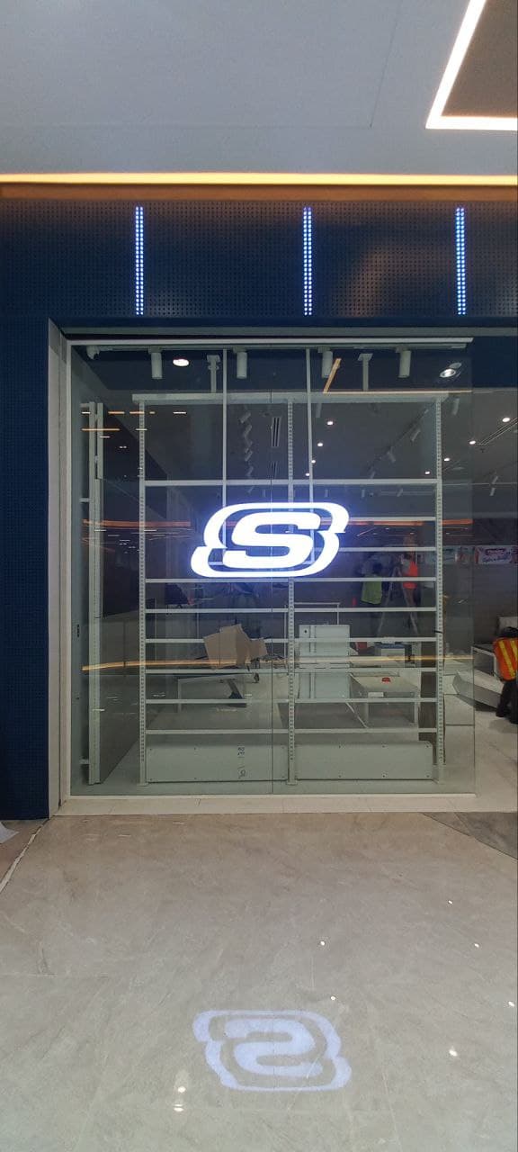 skechers-08.jpg